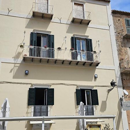 Palazzo Tranfo Al Duomo Accommodation Tropea Exterior foto