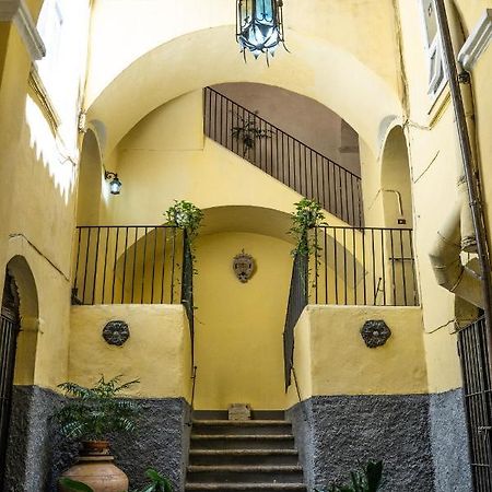 Palazzo Tranfo Al Duomo Accommodation Tropea Exterior foto