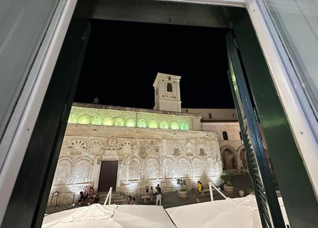 Palazzo Tranfo Al Duomo Accommodation Tropea Exterior foto