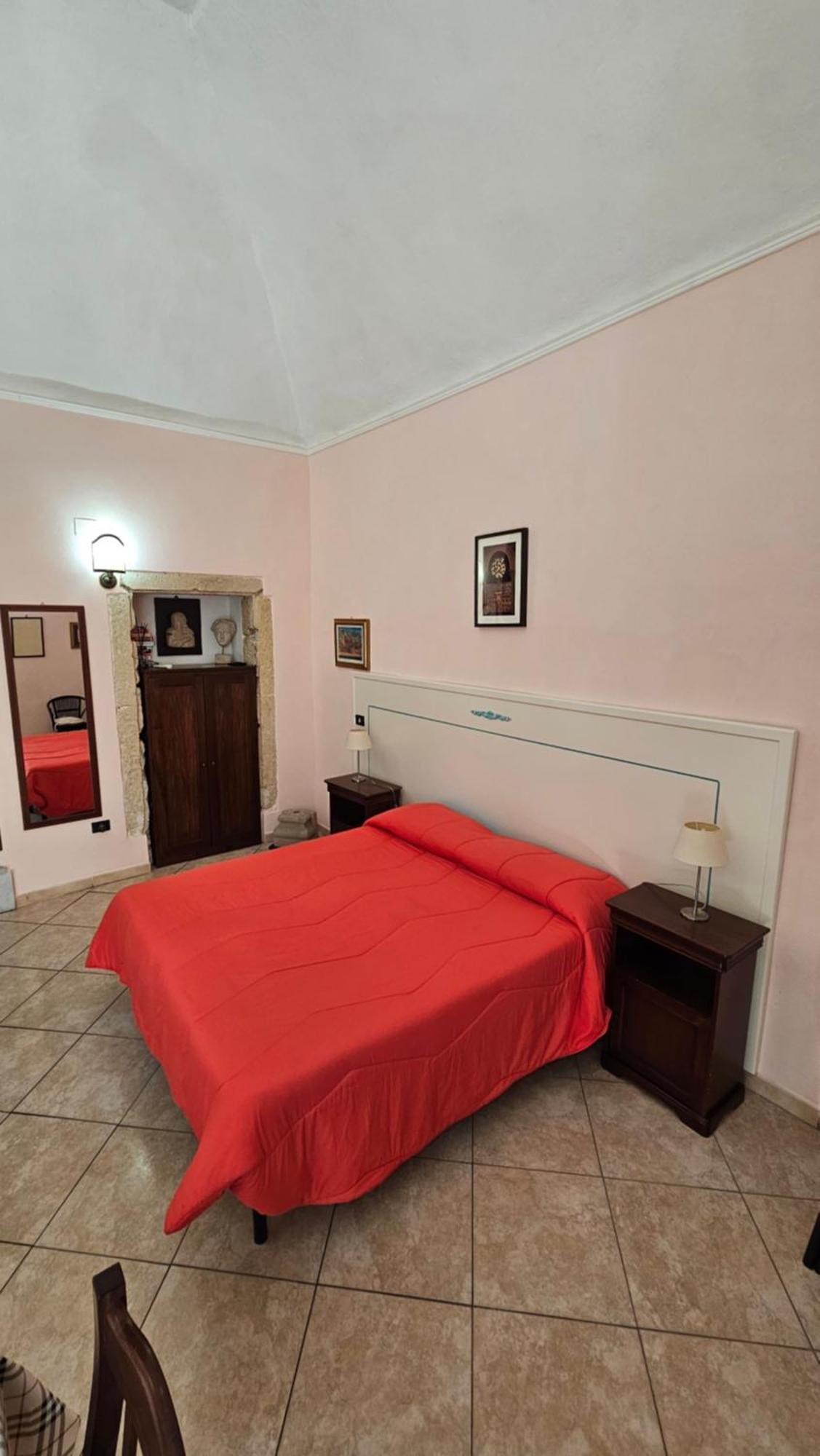 Palazzo Tranfo Al Duomo Accommodation Tropea Zimmer foto