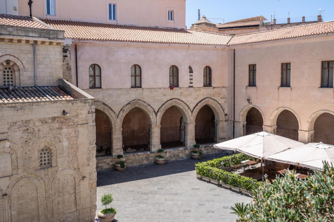 Palazzo Tranfo Al Duomo Accommodation Tropea Exterior foto