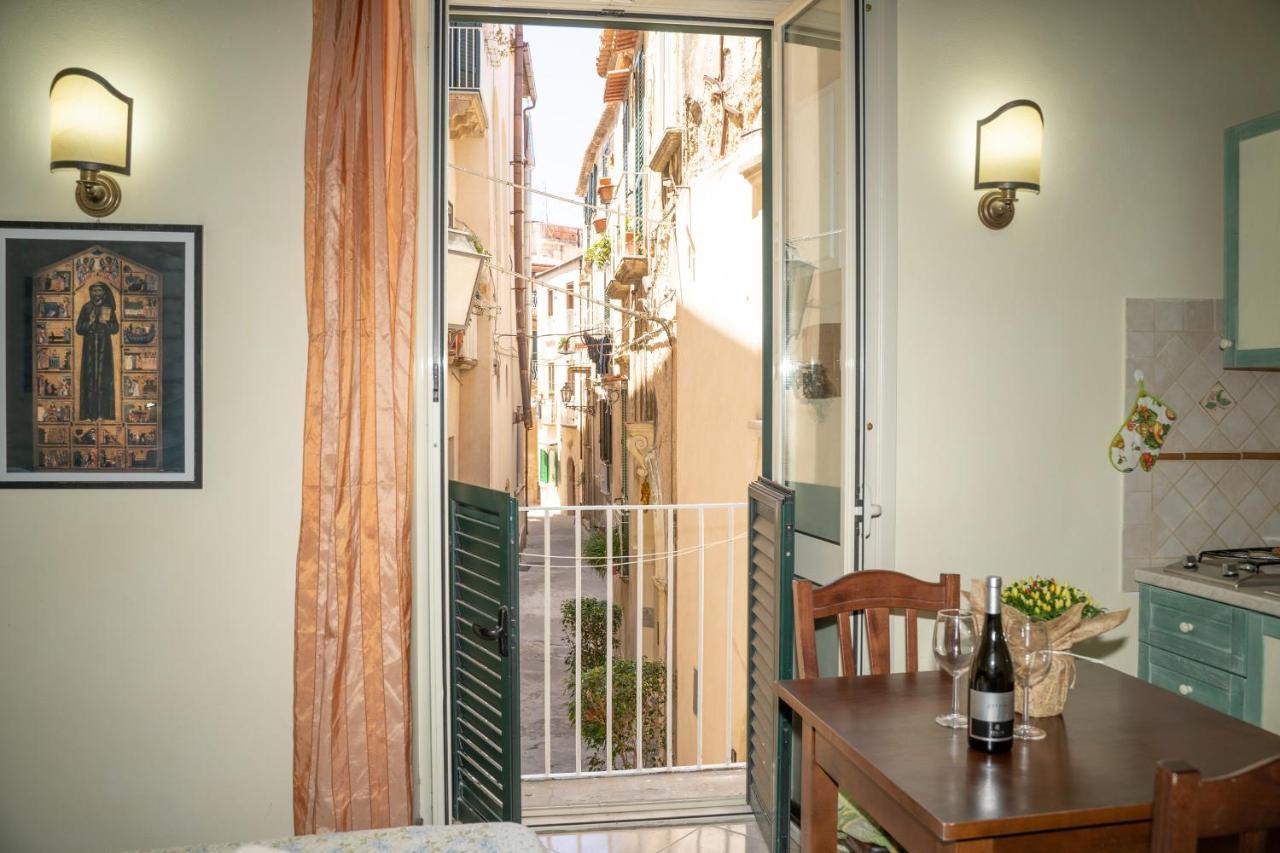 Palazzo Tranfo Al Duomo Accommodation Tropea Exterior foto
